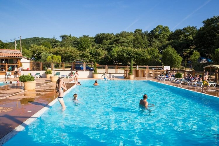 piscine à débordement
