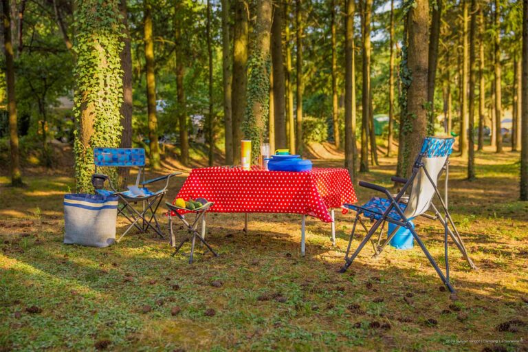 table repas camping garenne