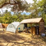 emplacement de camping équipé