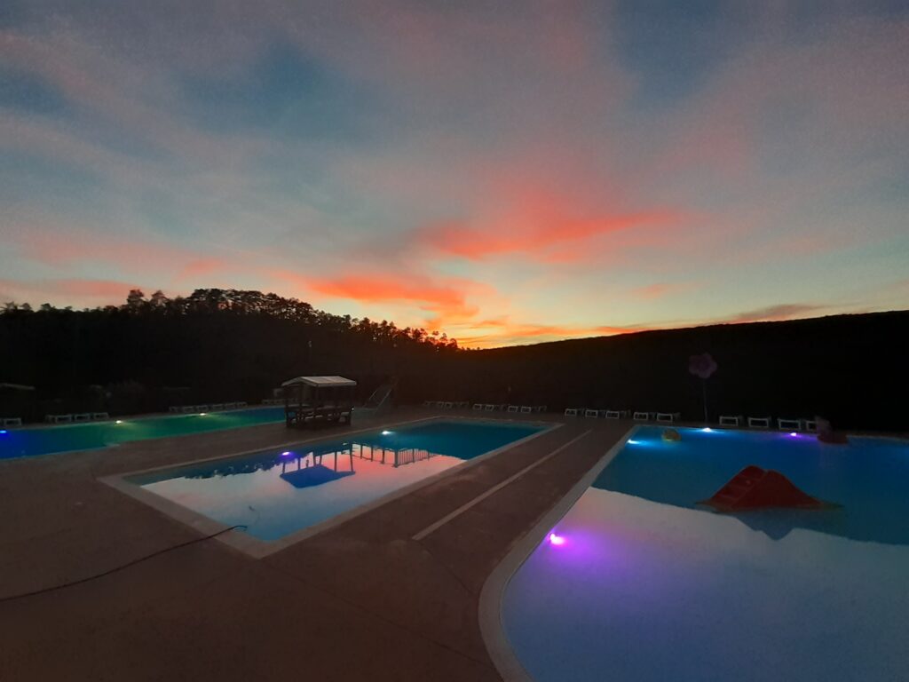 Piscine grandes camping domaine la garenne Drôme